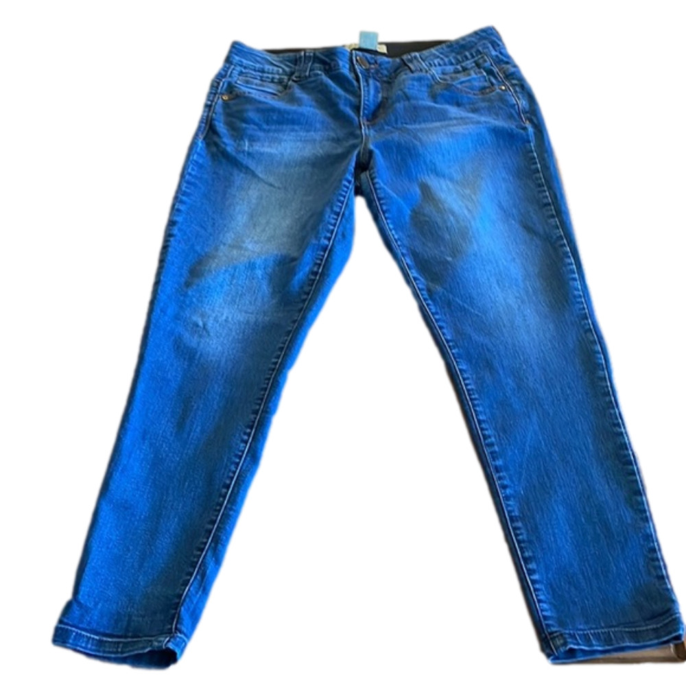 DEMOCRACY Ab Technology Size 14W
